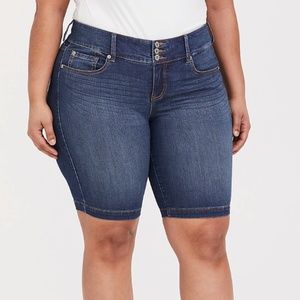 NWT Torrid Bermuda Jegging Dark Stretch Shorts